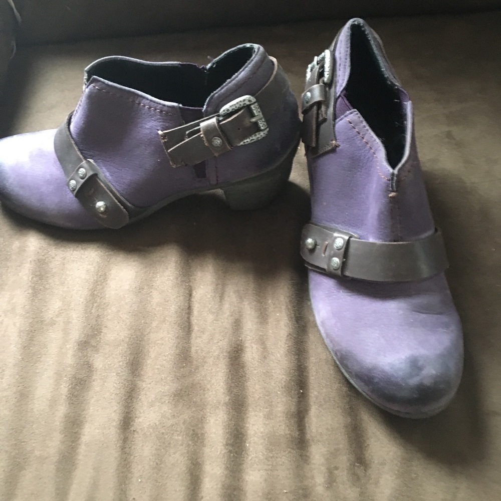 Purple clogs